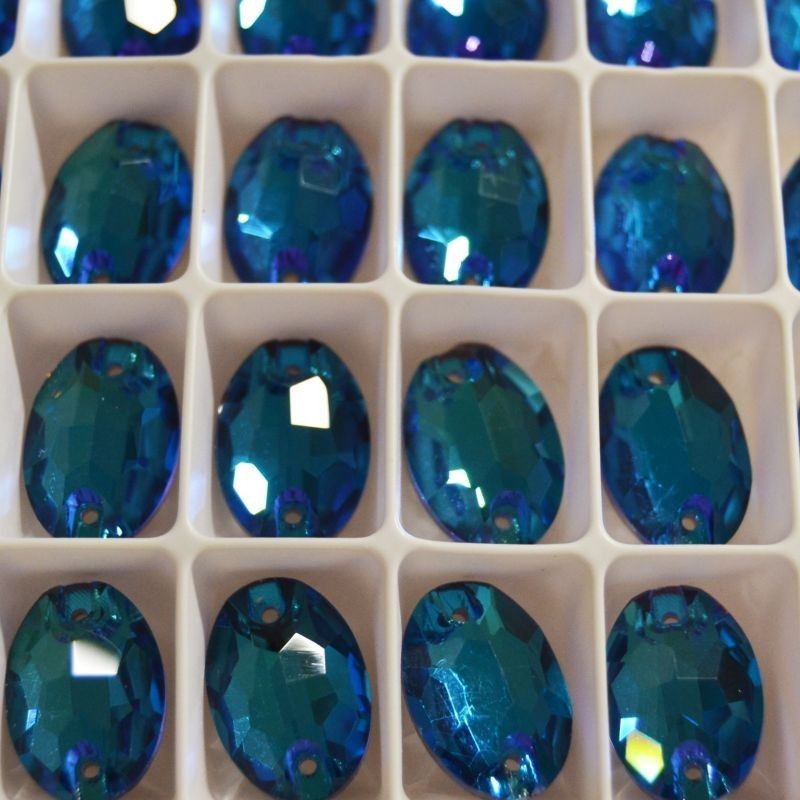 Oval Aquamarine sewing stone. Oval Aquamarine sewing stone.